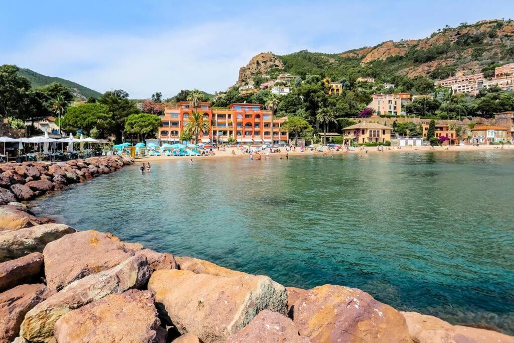 French Riviera 1 Bedroom On The Beach Facing Cannes Theoule-sur-Mer Exterior photo