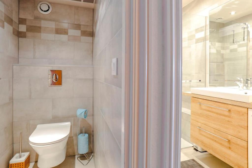 French Riviera 1 Bedroom On The Beach Facing Cannes Theoule-sur-Mer Exterior photo